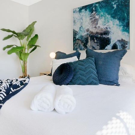 Lux 2Br Apt On Hindmarsh Sq-Pool-Gym-Sauna-Parking Adelaide Exteriör bild