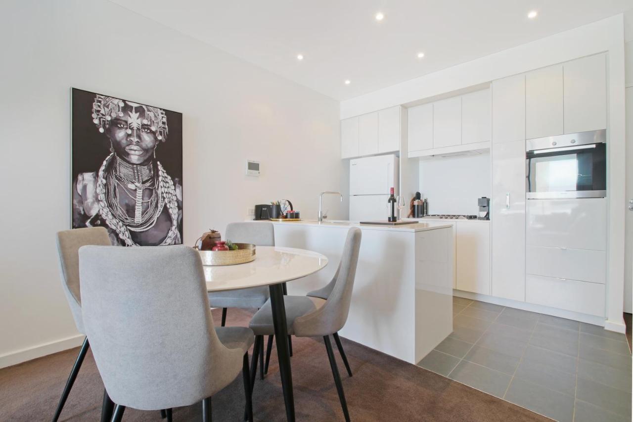 Lux 2Br Apt On Hindmarsh Sq-Pool-Gym-Sauna-Parking Adelaide Exteriör bild