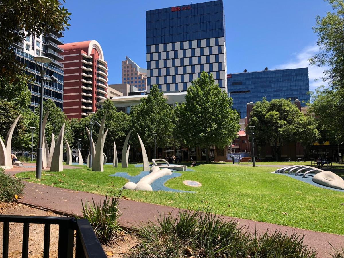 Lux 2Br Apt On Hindmarsh Sq-Pool-Gym-Sauna-Parking Adelaide Exteriör bild