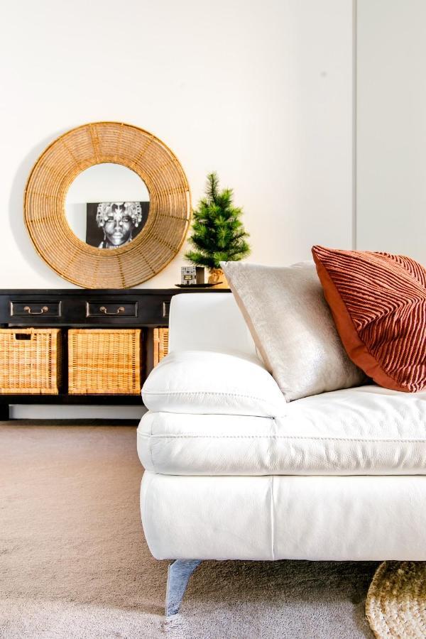 Lux 2Br Apt On Hindmarsh Sq-Pool-Gym-Sauna-Parking Adelaide Exteriör bild