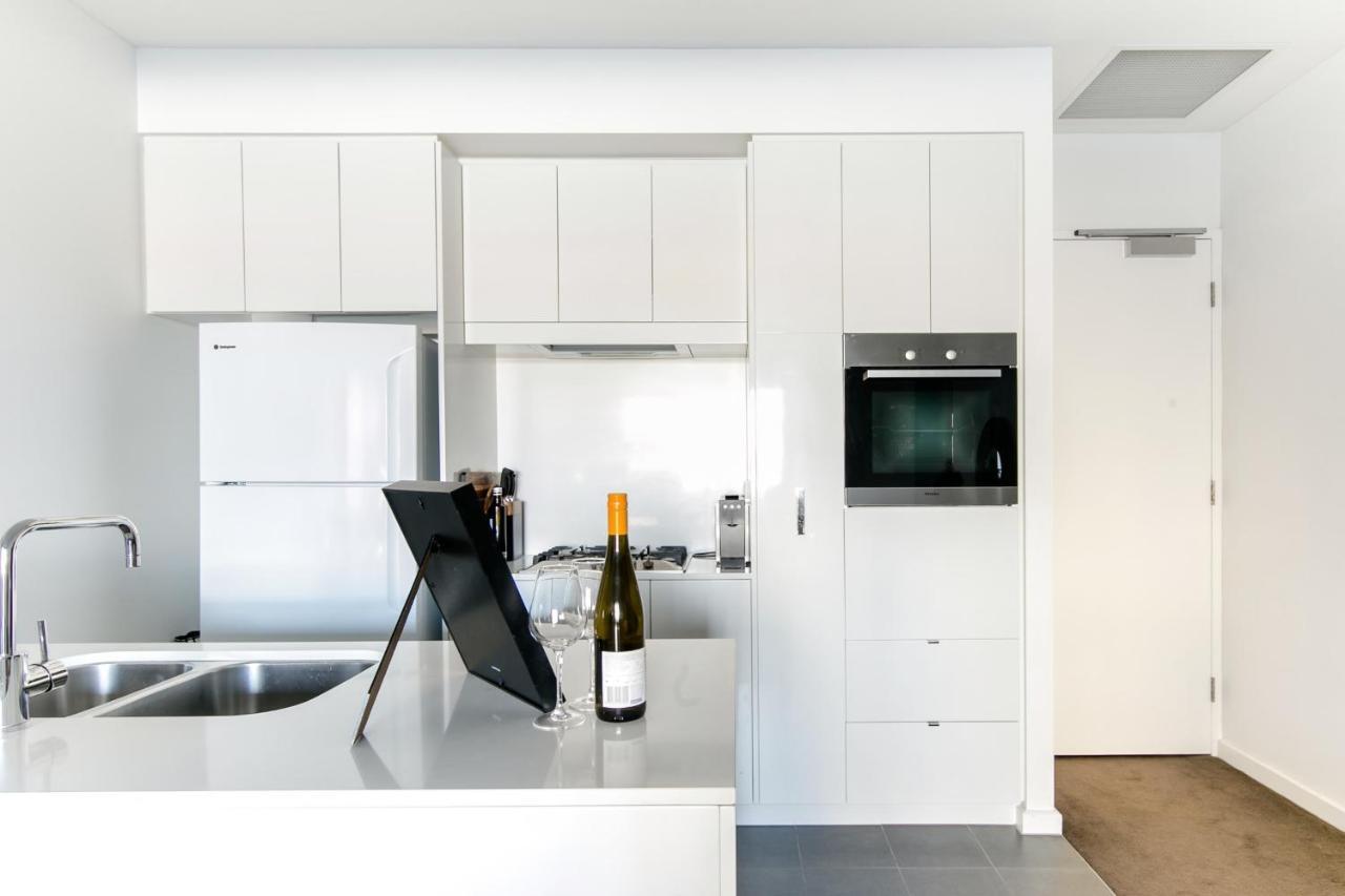 Lux 2Br Apt On Hindmarsh Sq-Pool-Gym-Sauna-Parking Adelaide Exteriör bild