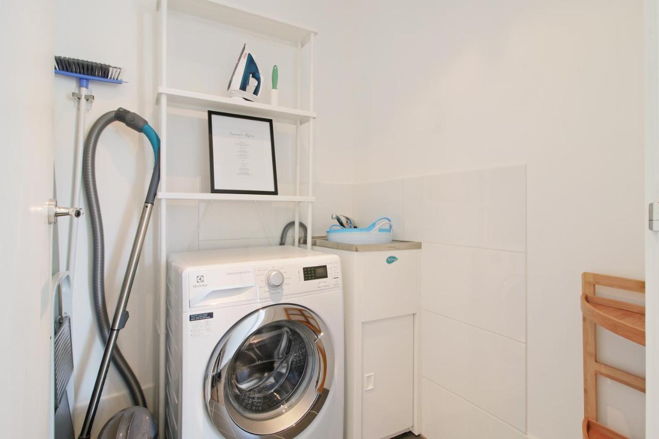 Lux 2Br Apt On Hindmarsh Sq-Pool-Gym-Sauna-Parking Adelaide Exteriör bild